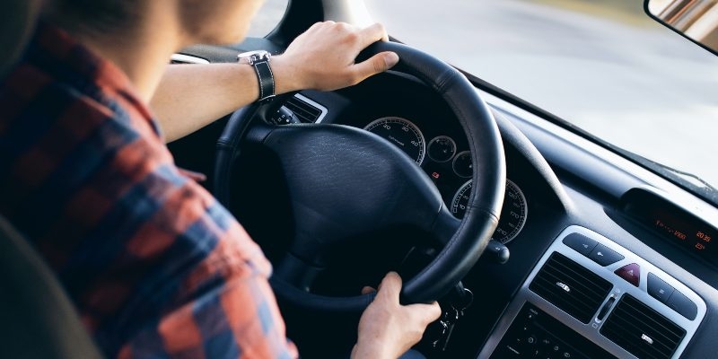 Przygotuj swój egzamin na prawo jazdy z dr Driving Przygotuj swój egzamin na prawo jazdy z dr Driving